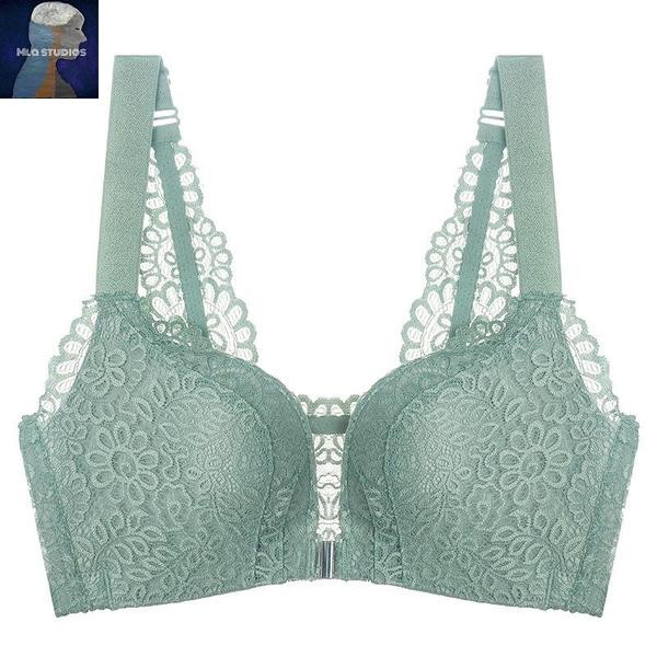 Női fehérnemű vagy melltartó szett csipkével