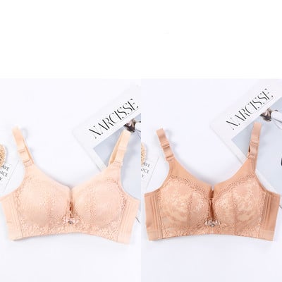 Két női melltartó készlet csipkével