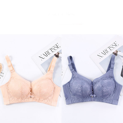 Két női melltartó készlet csipkével