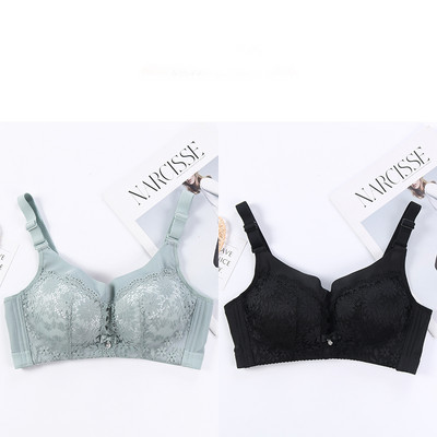 Két női melltartó készlet csipkével