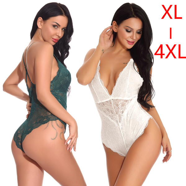 Női test spitz nyakkivágással és csipkével