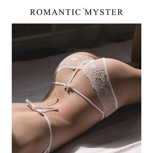 Δαντελένια μπικίνι με κοψίματα για γυναίκες