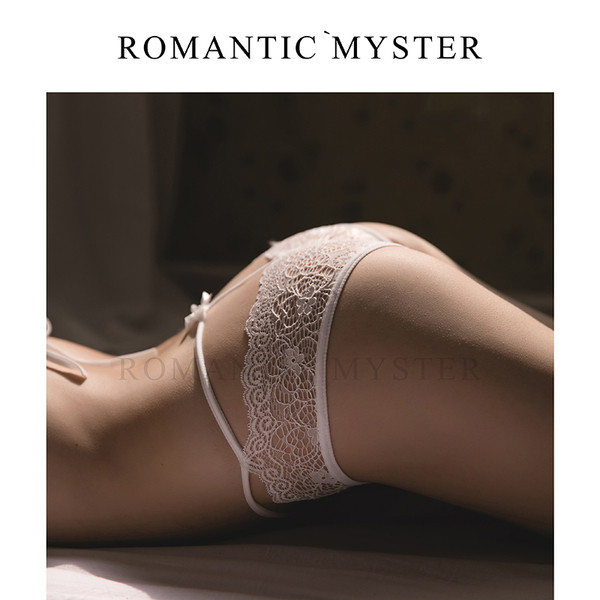 Δαντελένια μπικίνι με κοψίματα για γυναίκες