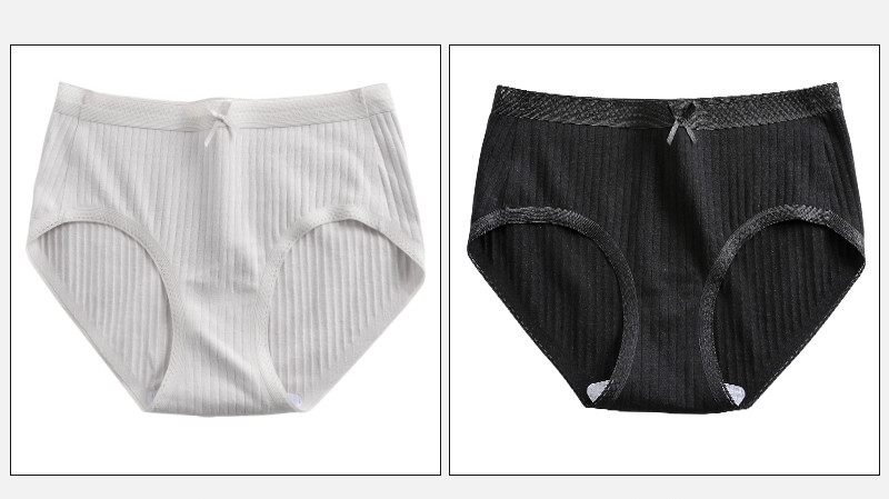 Két darab női pamut fehérnemű szett