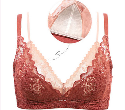 Modern női melltartó csipkével és V-nyakkal