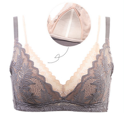 Modern női melltartó csipkével és V-nyakkal