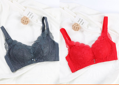 Két csipkés melltartó készlet