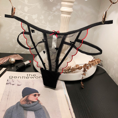 Női tanga hímzéssel és hálóval