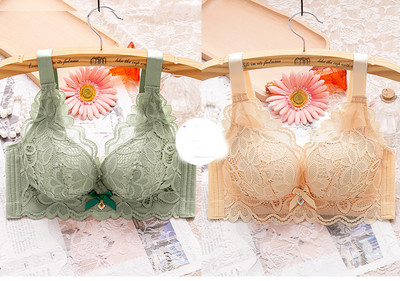 Két női melltartó készlet csipkével és széles pántokkal