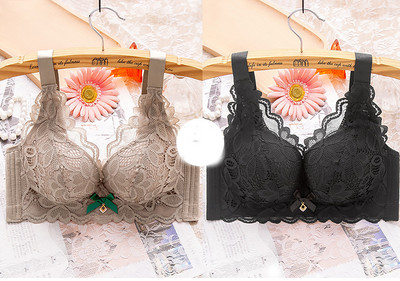 Két női melltartó készlet csipkével és széles pántokkal