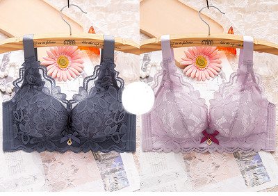 Két női melltartó készlet csipkével és széles pántokkal