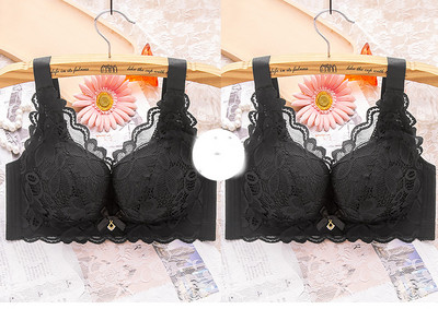 Két női melltartó készlet csipkével és széles pántokkal