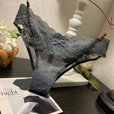 Női bikini csipkével