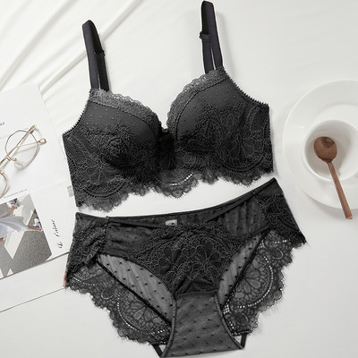 Γυναικείο σουτιέν ή σετ δαντέλας