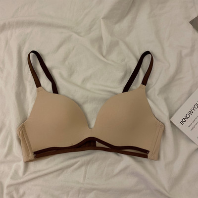 Lezser női melltartó - letisztult modell