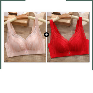 Μοντέρνα γυναικεία σετ από 2 σουτιέν με δαντέλα