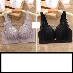 Μοντέρνα γυναικεία σετ από 2 σουτιέν με δαντέλα