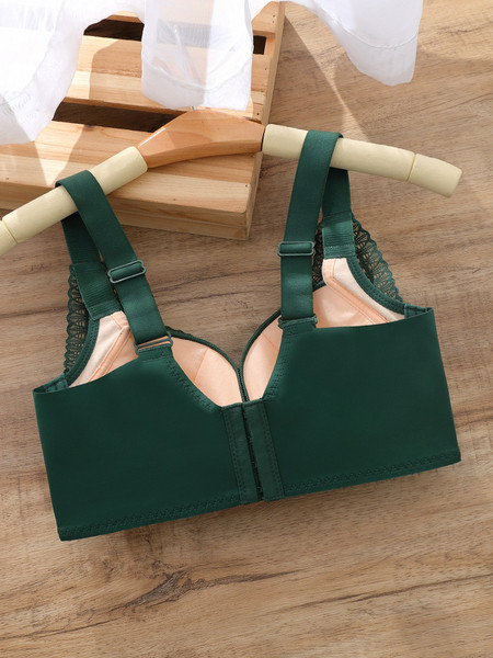 Μοντέρνα γυναικεία σετ από 2 σουτιέν με δαντέλα