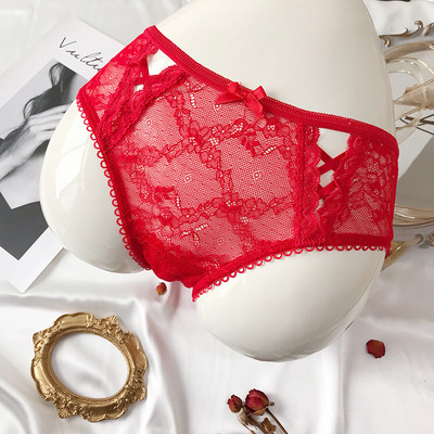 Γυναικεία εσώρουχα με κόκκινη δαντέλα - διάφορα μοντέλα