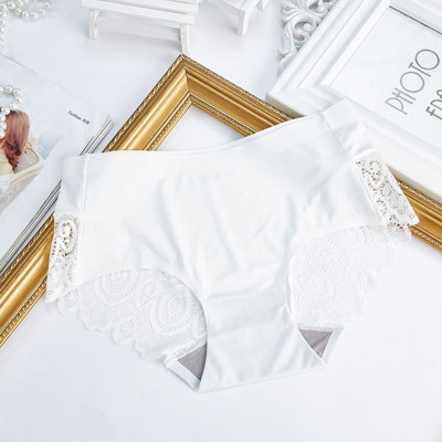 Modern női bikini csipkével és magas derékkal