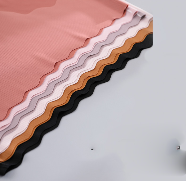 Varrás nélküli, sima női bikini modell