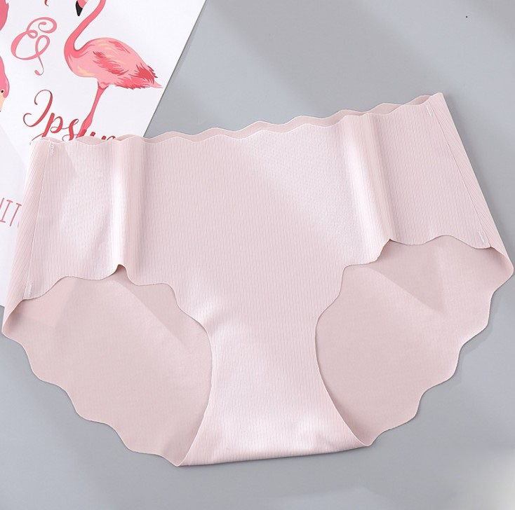 Varrás nélküli, sima női bikini modell