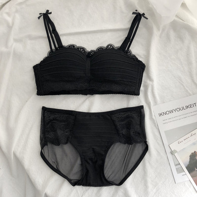 Κομψό σετ εσωρούχων από σουτιέν και μπικίνι με δαντέλα