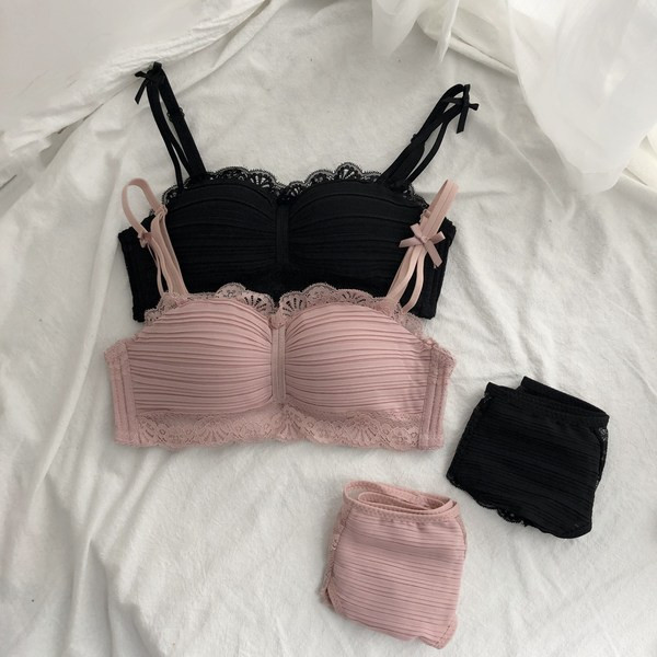 Κομψό σετ εσωρούχων από σουτιέν και μπικίνι με δαντέλα