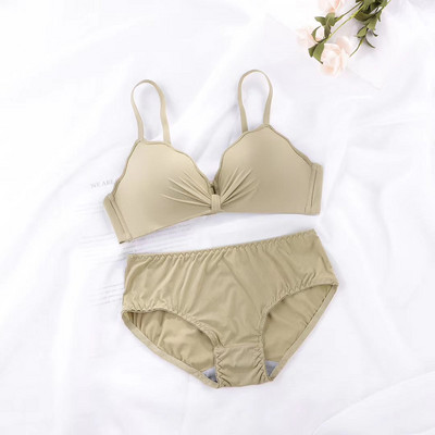 Γυναικείο σουτιέν ή γυναικείο σετ από δύο μέρη