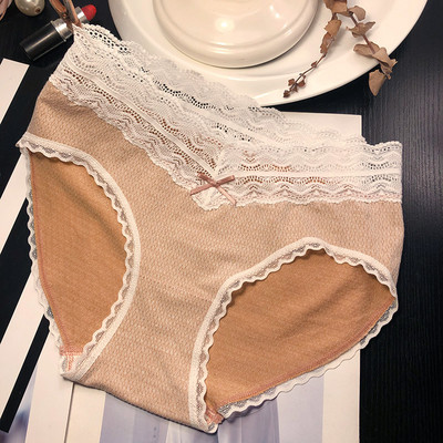 Női bikini csipkével és magas derékkal