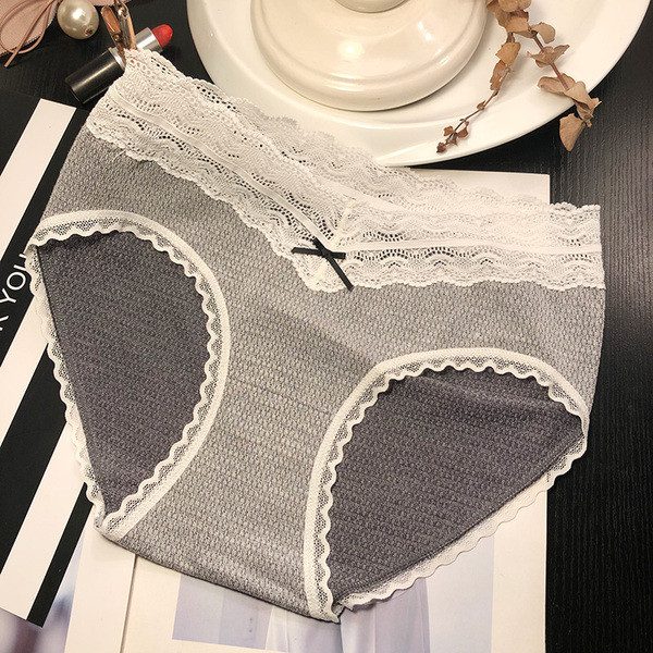 Női bikini csipkével és magas derékkal