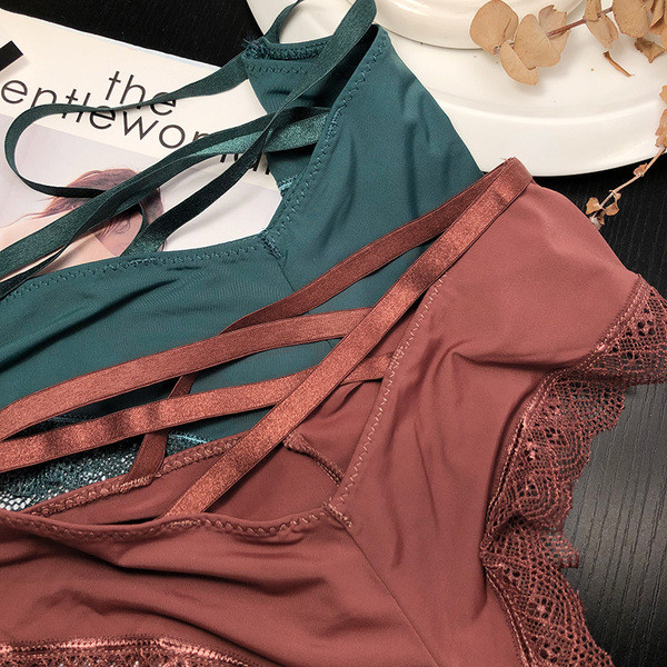 Γυναικεία μπικίνι με δαντέλα και κορδόνια