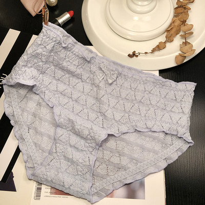 Női bikini csipkével és magas derékkal