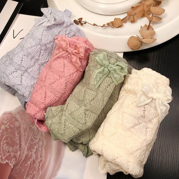 Női bikini csipkével és magas derékkal