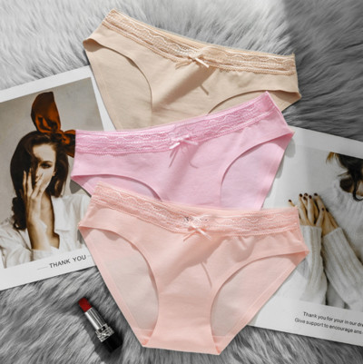 Női 3 db-os bugyi szett szalaggal