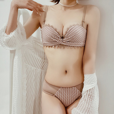 Intim fehérnemű melltartó vagy női szett több színben