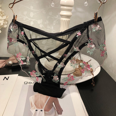 Női bikini hímzett virágokkal és keresztpántokkal