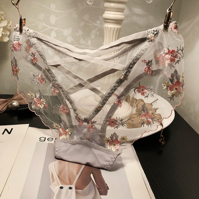 Női bikini hímzett virágokkal és keresztpántokkal