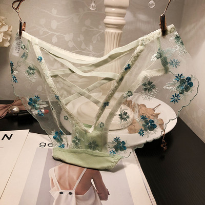 Női bikini hímzett virágokkal és keresztpántokkal