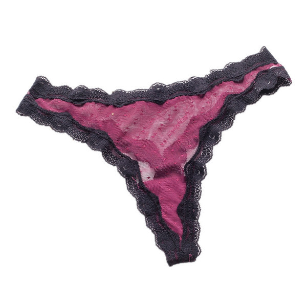 Átlátszó anyagból és csipkéből készült női tanga