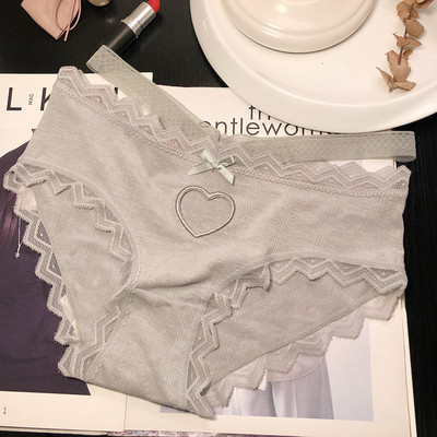 Női bikini magas derékkal, hímzett szívvel