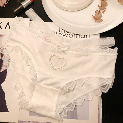 Női bikini magas derékkal, hímzett szívvel