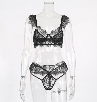 Jelenlegi fehérnemű szett fekete csipkével