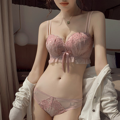 Μοντέρνο γυναικείο σετ από δύο μέρη μπικίνι + σουτιέν