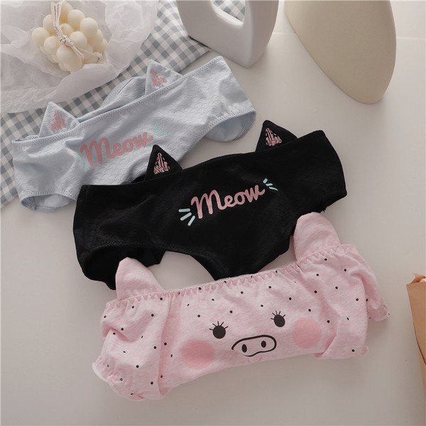 Σετ από τρία βαμβακερά μπικίνι με επιγραφή και τρισδιάστατα στοιχεία