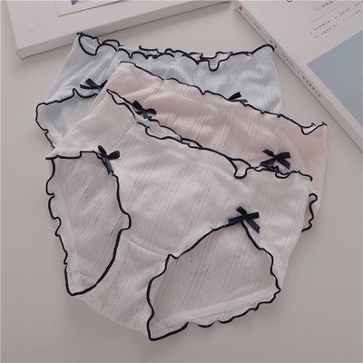 Három tiszta női bikini készlet szalagokkal