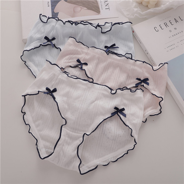 Három tiszta női bikini készlet szalagokkal