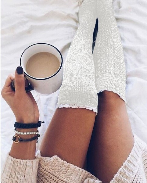 Női kötött zokni térd felett