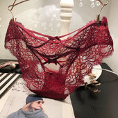 Női csipke bikinik keresztkötéssel