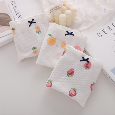 Γυναικεία μπικίνι με διαφορετική εκτύπωση - ένα σύνολο τριών κομματιών